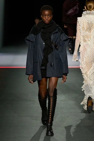Look 44